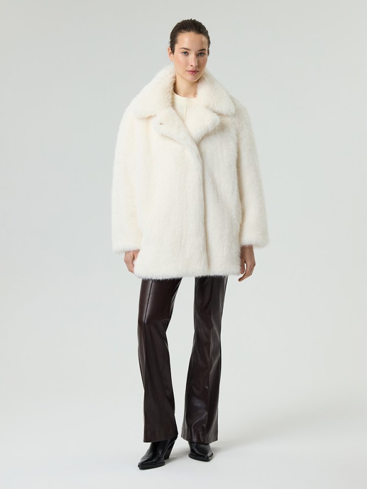 Экошуба оверсайз с английским воротником под песца