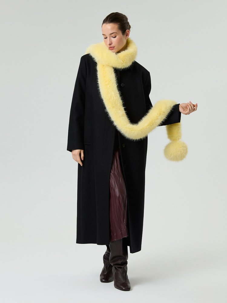 Шарф под песца с помпоном